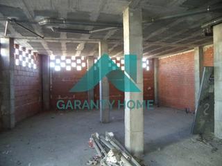 Miete Geschäftsraum in Casco Antiguo. Se alquila local comercial en bruto en zona san blas