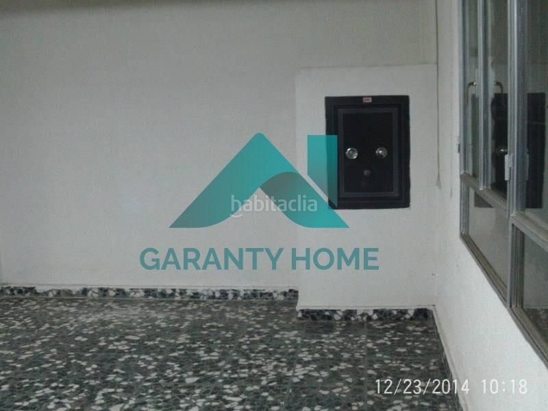 Foto dca0de88-25e1-4380-be4b-b0a331cbf86e. Local comercial a Centro Cáceres