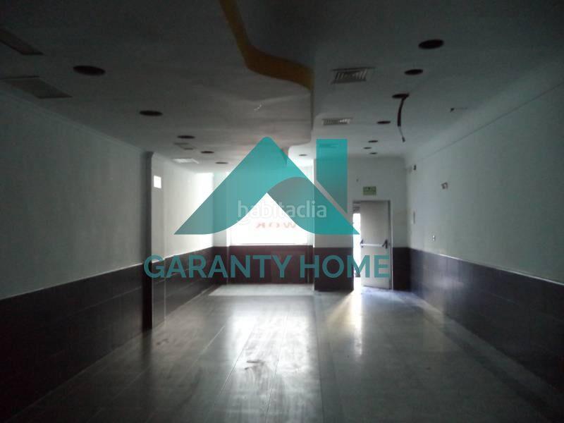 Foto eba99e66-63e3-4d1e-bbfc-68377b23a880. Alquiler local comercial se alquila local comercial en zona Centro amplio y funcional en Cáceres