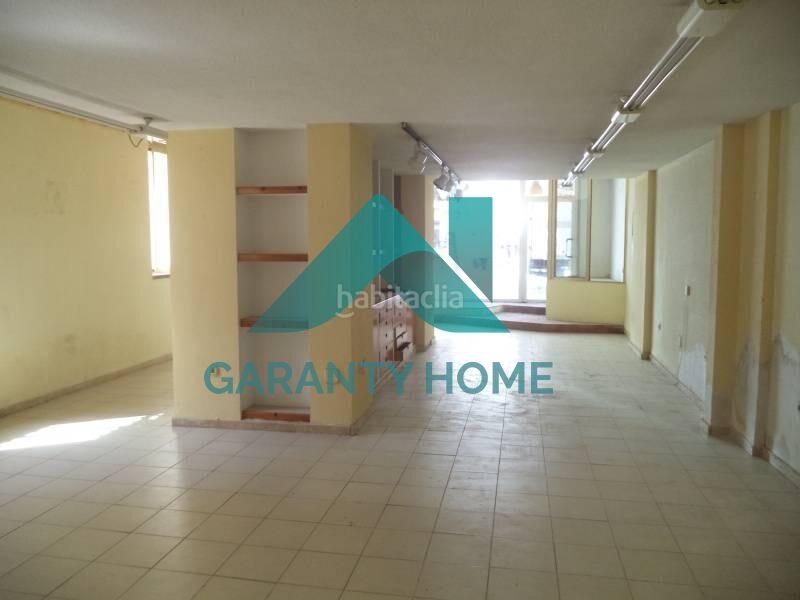 Foto cf7363b3-3dd6-48f5-9d10-596a4837aca4. Alquiler local comercial se alquila local comercial en zona antonio hurtado amplio y céntrico en Cáceres