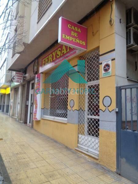 Foto 4ea6dbef-c449-48b9-ba9d-56ddf277da75. Alquiler local comercial se alquila local comercial en zona centro en Cáceres