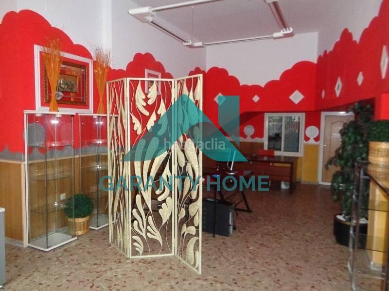 Foto c63facd9-f40c-4fb9-b285-01fd421c091f. Alquiler local comercial se alquila local comercial en zona centro en Cáceres