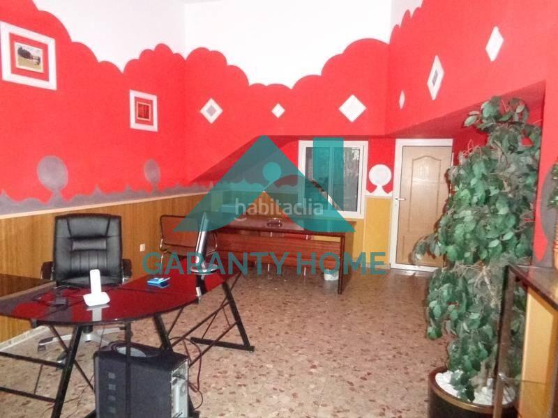 Foto 1690ab0c-1b40-4902-bbcf-168b003516c7. Lloguer local comercial a Casco Antiguo Cáceres