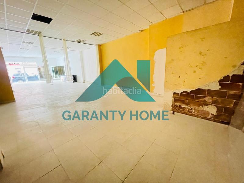 Foto 2213a1b8-8386-45f9-a5ed-df8ab3eb4157. Alquiler local comercial se alquila local comercial en zona Centro amplio y luminoso en Cáceres