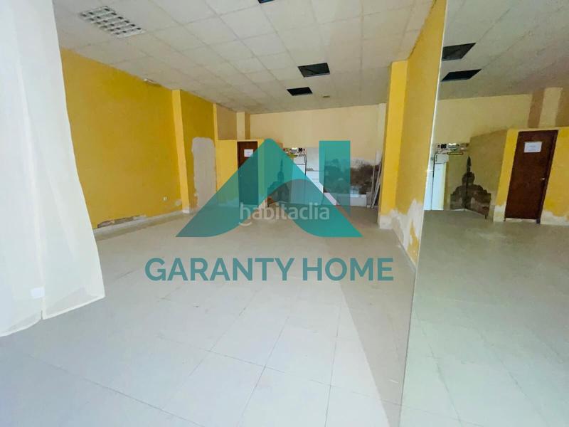 Foto d40b3e83-eaa4-44da-b6a1-fdc74054bc9a. Alquiler local comercial se alquila local comercial en zona Centro amplio y luminoso en Cáceres