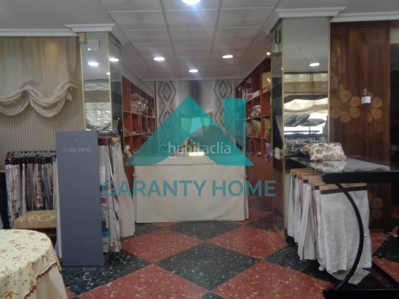Foto 4a6d3297-28c3-47aa-9eb2-e4c4d6519fb2. Local comercial a Centro Cáceres