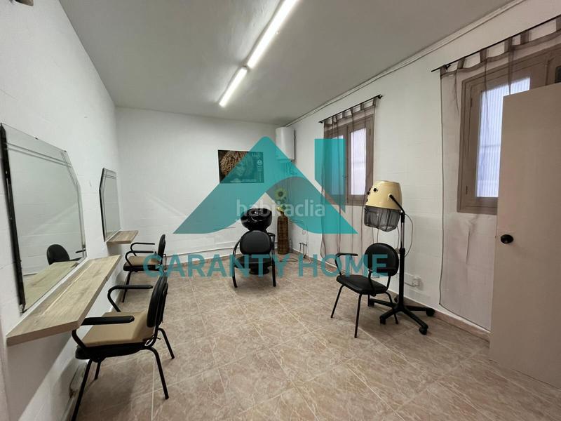 Foto 67997516-c921-438e-a880-c551687ab4b0. Alquiler local comercial se alquila local comercial con posibilidad de ampliación! en Cáceres