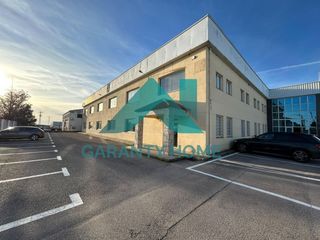 Affitto Capannone industriale in Ruta de la Plata. Se vende espectacular nave industrial en capellanías, cáceres