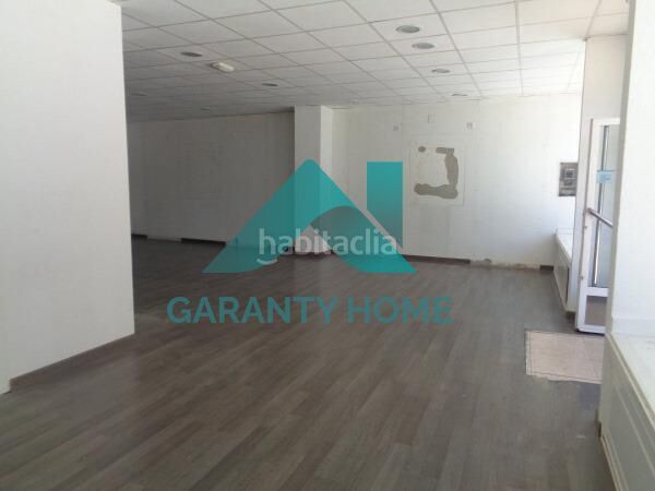 Foto 4db970b2-0252-46f2-b9fb-c4878bb5d034. Local comercial a Centro Cáceres