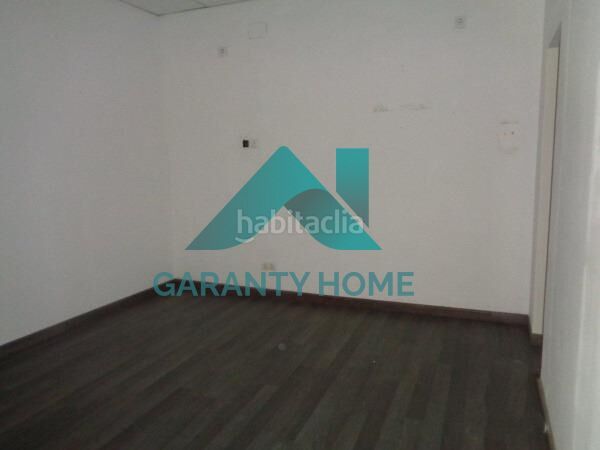Foto 912382ea-1283-4841-ae69-6ad8457eb2e8. Local comercial a Centro Cáceres