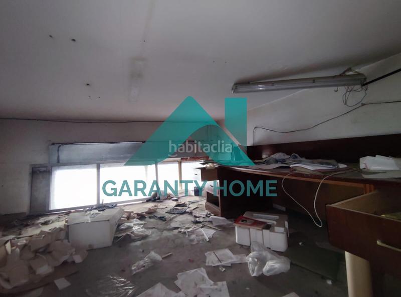 Foto ef6f687a-2825-45c5-9ed1-97d922c3717c. Alquiler local comercial se alquila local comercial en zona Centro en Cáceres