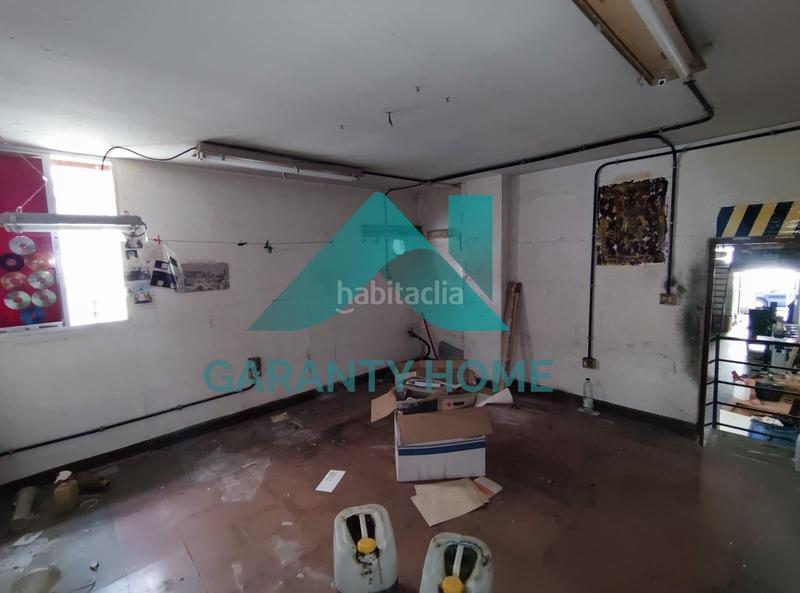 Foto f26d9671-1cc8-4a15-a8a7-e214625635fb. Alquiler local comercial se alquila local comercial en zona Centro en Cáceres