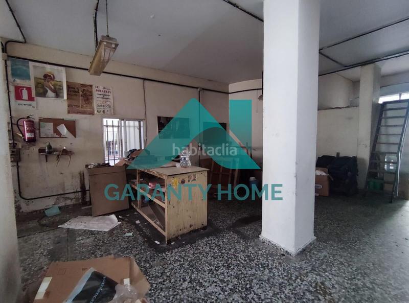 Foto f32108c0-05f0-4973-8868-68259bedddcf. Alquiler local comercial se alquila local comercial en zona Centro en Cáceres