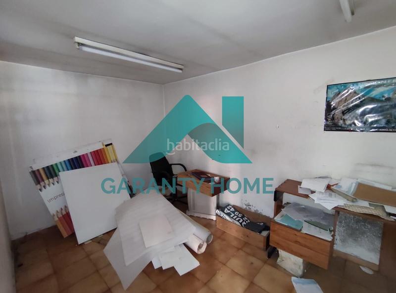 Foto fb489c9a-16ac-4f1b-a36f-34f0e0ded762. Alquiler local comercial se alquila local comercial en zona Centro en Cáceres