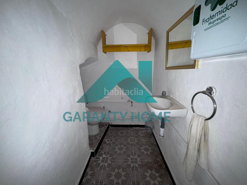 Foto 48df45d6-7b81-4c4c-9ed9-c1a442ff1aeb. Alquiler local comercial se alquila local comercial en zona pintores céntrico y funcional en Cáceres