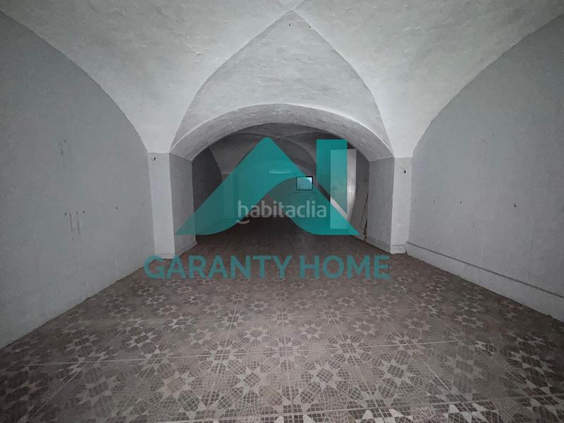 Foto 690e2265-a835-4031-807e-6d77da2a3e28. Alquiler local comercial se alquila local comercial en zona pintores céntrico y funcional en Cáceres