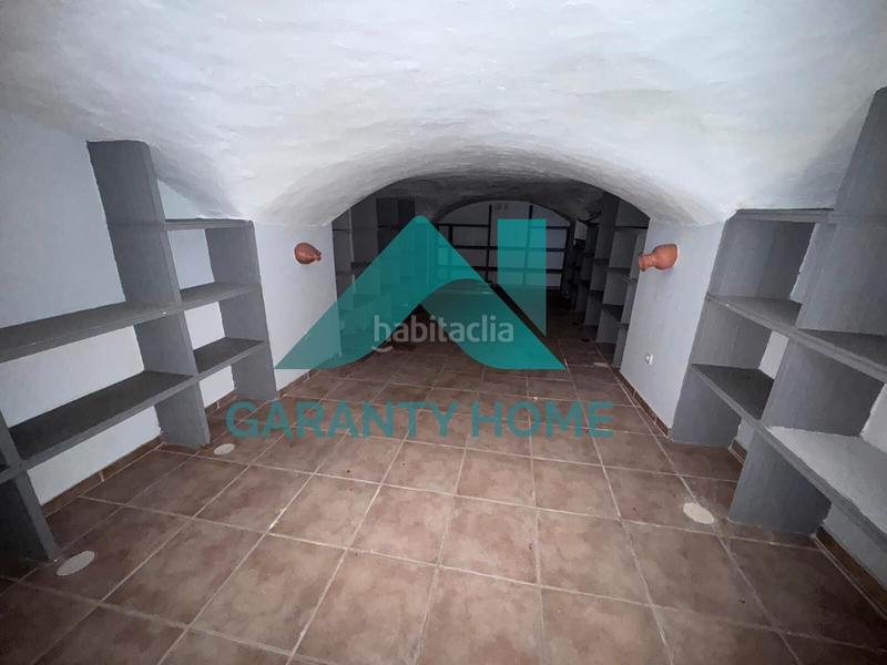 Foto ab4d22b3-f3e9-4c88-980a-0a56ee1bb187. Alquiler local comercial se alquila local comercial en zona pintores céntrico y funcional en Cáceres