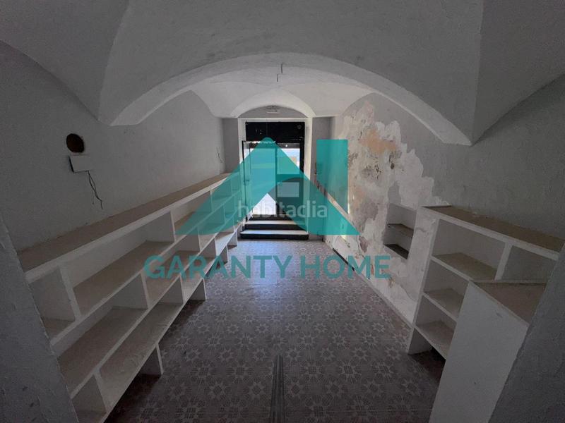 Foto c5cbb0da-f9ab-4473-abce-e358fb0336c1. Alquiler local comercial se alquila local comercial en zona pintores céntrico y funcional en Cáceres