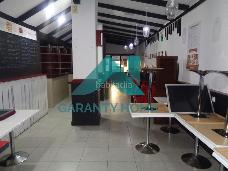 Foto a63f127a-9ab6-4c40-b5fa-ad61a920fa7c. Local comercial a Centro Cáceres