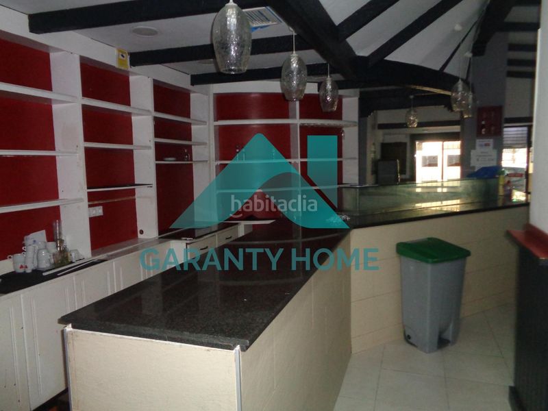 Foto c808dd55-2b17-4069-9dab-f6acee38b049. Local comercial a Centro Cáceres