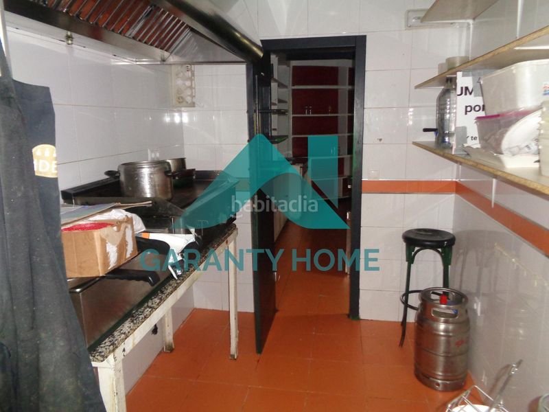 Foto f8f41411-74d4-4092-b974-ea4b0b2e3e54. Local comercial a Centro Cáceres