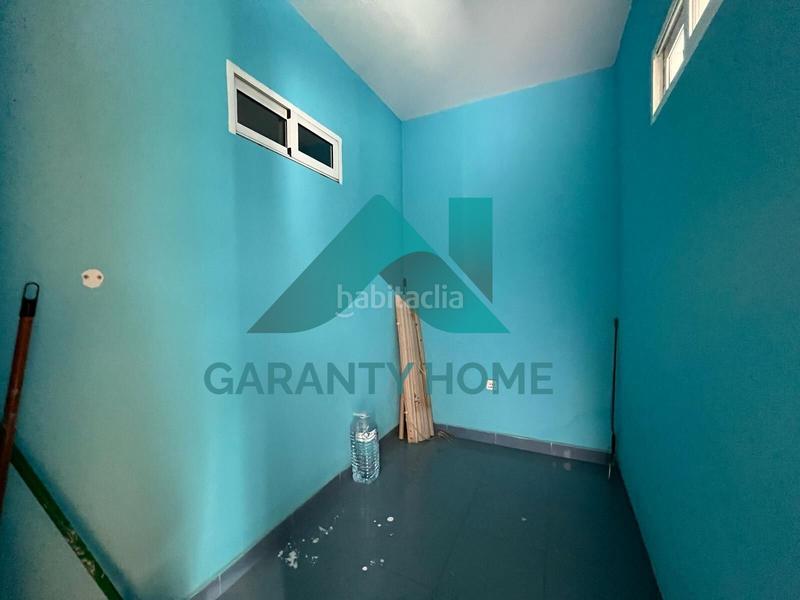 Foto e1a0f97a-e060-48d0-be5e-122c783441c6. Alquiler local comercial se alquila local comercial en pleno centro ! en Cáceres