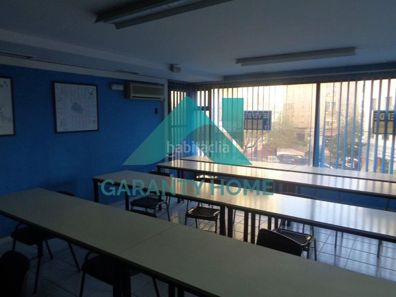 Foto e0fc5cd3-c25f-4096-a435-c36f92183d14. Local comercial a Centro Cáceres