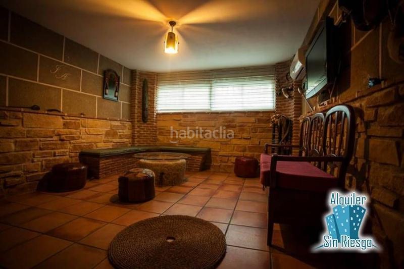 Foto 8da90d4d-0740-41aa-8d83-0d70ed039a71. Casa adosada se vende adosado totalmente reformado en residencial universidad en Cáceres