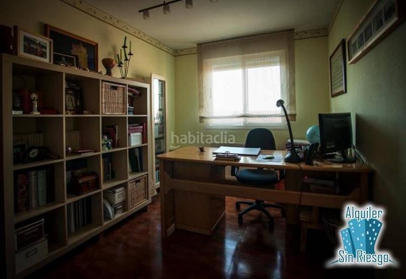 Foto dbbc6ce7-db03-4f5a-9e55-52456b45f695. Casa adosada se vende adosado totalmente reformado en residencial universidad en Cáceres