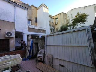 Terreny residencial a Casco Antiguo. Se vende solar con casa en la parte antigua de cáceres!