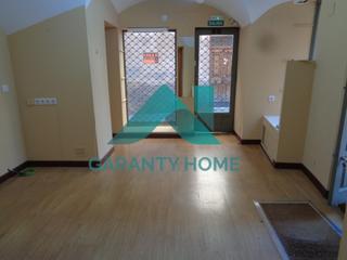 Affitto Locale commerciale in Casco Antiguo. Se alquila local comercial en zona centro