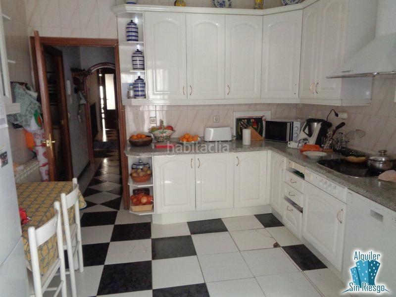 Foto 5e8d190a-7d5b-429e-bb2a-6a87d54d559f. Flat with heating in Casco Antiguo Cáceres