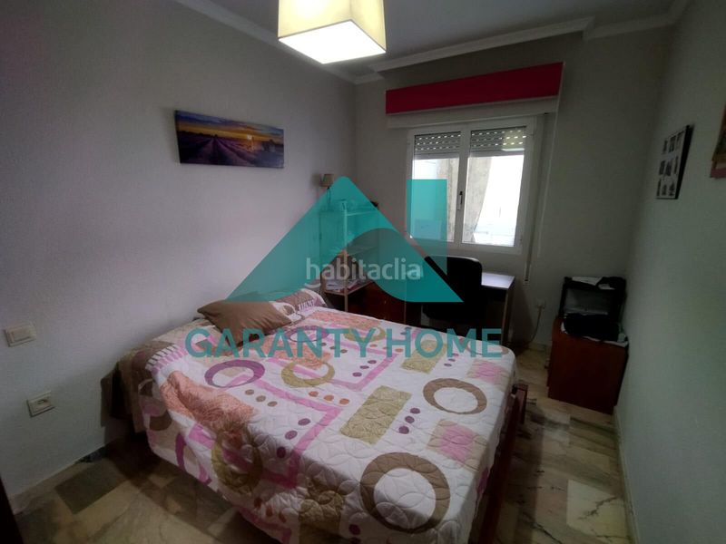 Foto f0bcbb87-1378-4cf2-8fc7-2917e751a475. Apartament amb aparcament a Casco Antiguo Cáceres