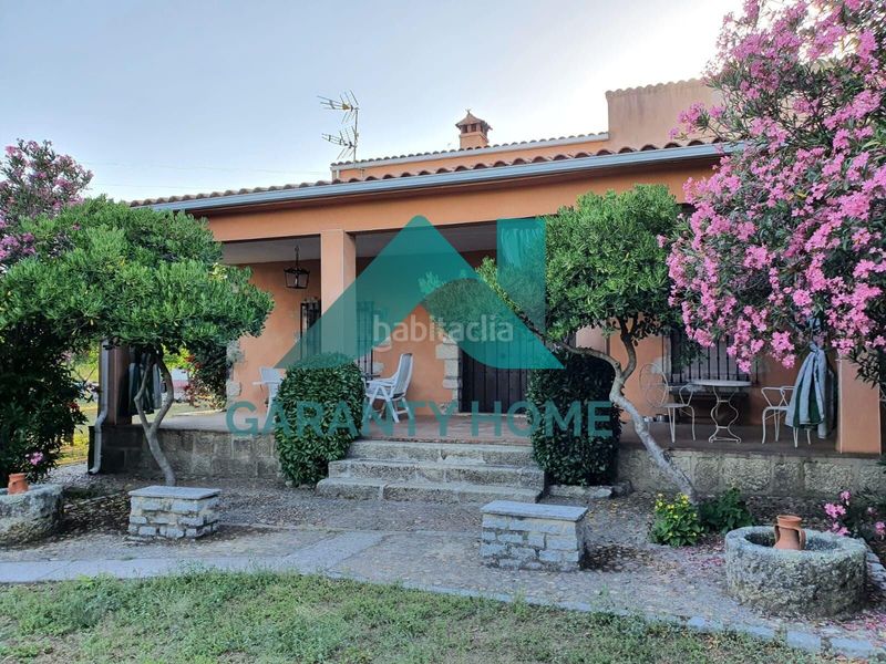 Foto 6e60ee7d-ab04-491f-8f78-4d7e87b5ba57. Chalet se vende magnífico chalet con parcela en Arroyo de la Luz