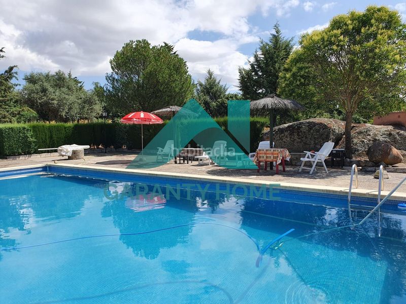 Foto b3599a12-abdb-4847-9591-64174d5948a3. Chalet se vende magnífico chalet con parcela en Arroyo de la Luz