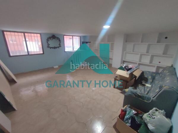 Foto e8a1e3e4-ebed-4fba-b8ab-137d8b0aba61. Local comercial a Centro Cáceres