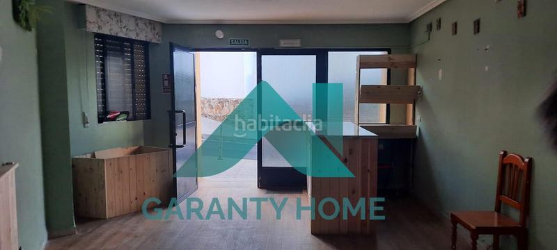 Foto cb63a01b-e41d-4e2a-bf1c-eafa0da0b953. Lloguer local comercial a Casco Antiguo Cáceres