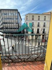Piso en Casco Antiguo. Se vende piso en parte antigua