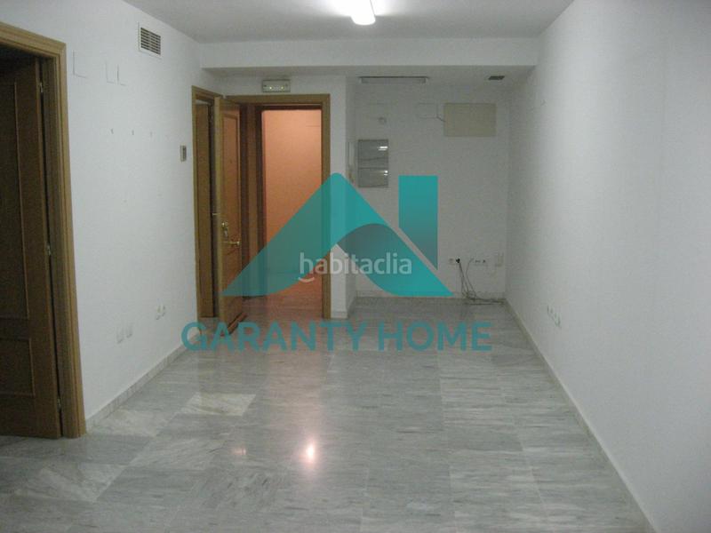 Foto d9f59db6-035f-4a9c-a205-965a197df945. Rent office space with heating in Centro Cáceres