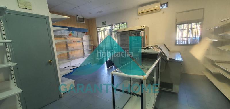 Foto a6b2e8cd-a2ac-488d-b3fb-9c1076e2213f. Alquiler local comercial se alquila local comercial en la avenida de la hispanidad en Cáceres