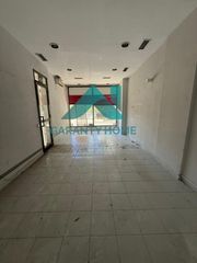Local Comercial en Centro. Se vende o se alquila local en la galeria comercial el descubrim