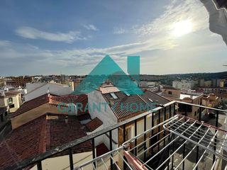 Affitto Appartamento in Casco Antiguo. Se alquila piso de estudiantes en zona plaza de italia!
