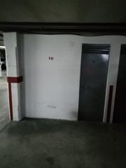 Location Parking voiture à Ruta de la Plata. Se alquila garaje más trastero en zona eroski