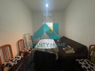 Miete Etagenwohnung in Centro. Se alquila piso en avda virgen de la montaña se admite estudiant