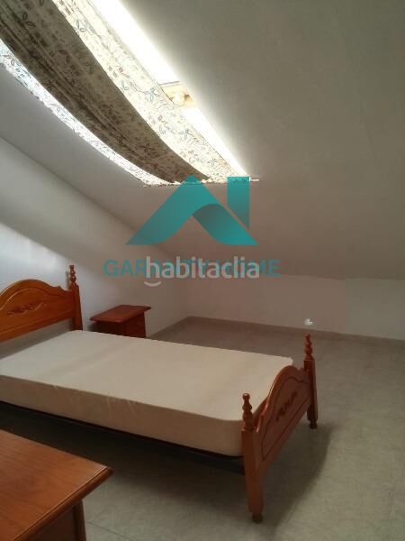 Foto faeb976c-aaf8-48a9-881a-0e169d7bf8fc. Àtic amb calefacció a Centro Cáceres