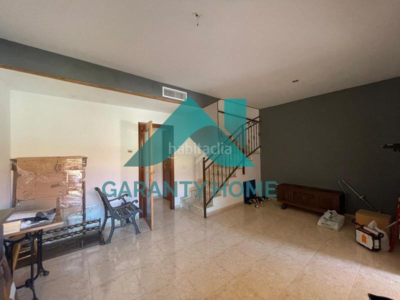 Foto 43cdf2ca-0f07-42e5-96ef-7af2ba844682. Rent semi detached house with heating parking in Casco Antiguo Cáceres