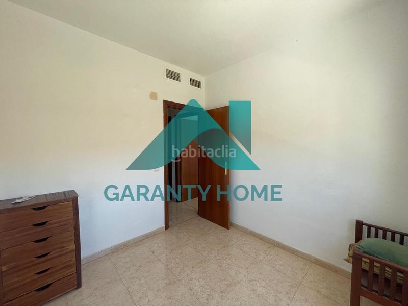 Foto 6c2e2c55-eb94-4216-b5aa-cf38f2d6576c. Rent semi detached house with heating parking in Casco Antiguo Cáceres