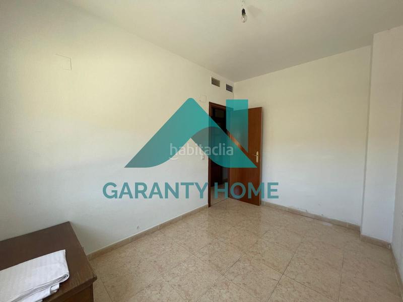 Foto f210d296-6c2a-436f-ad05-ae13e483b073. Rent semi detached house with heating parking in Casco Antiguo Cáceres