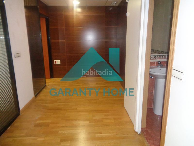 Foto 0cdabab0-9011-482c-a5d0-4be41f797e78. Oficina amb calefacció a Centro Cáceres
