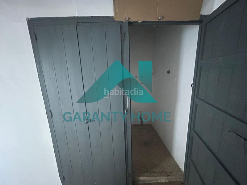 Foto 3b22149c-da62-4059-b9d5-149c40798aaf. Casa se vende vivienda y local en zona pintores plaza mayor en Cáceres